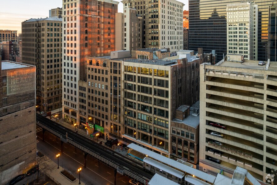 More Photos Of 218 S Wabash Ave, Chicago Loft Creative Space For Lease