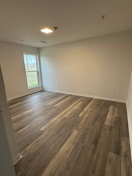 More Photos Of 1428 Rock Springs Rd, Columbia Freestanding For Lease