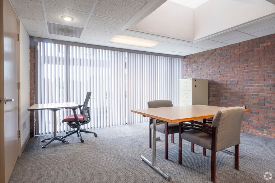 More Photos Of 1020 Regent St, Madison Medical For Lease