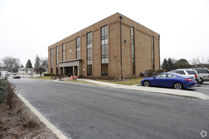 More Photos Of 9661 W 143rd St, Orland Park Unknown For Lease