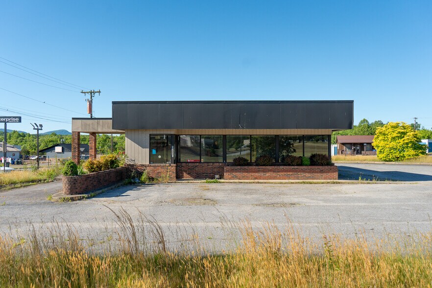 More Photos Of 1303 Curtis Bridge Rd, Wilkesboro Fast Food For Sale