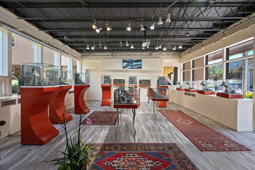 More Photos Of 227 E Palace Ave, Santa Fe Office For Sale