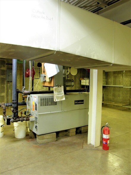 More Photos Of 2112 Industrial Dr, Niles Manufacturing For Sale