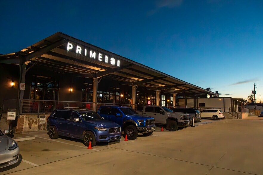 Primary Photo Of 2505 W 11th St, Houston General Retail For Sale