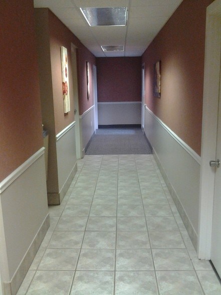 More Photos Of 2210 Meadow Dr, Louisville Office For Sale
