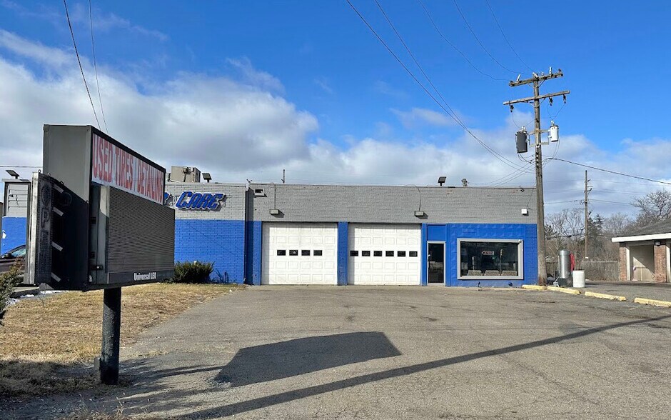 More Photos Of 22855 Orchard Lake Rd, Farmington Auto Repair For Lease