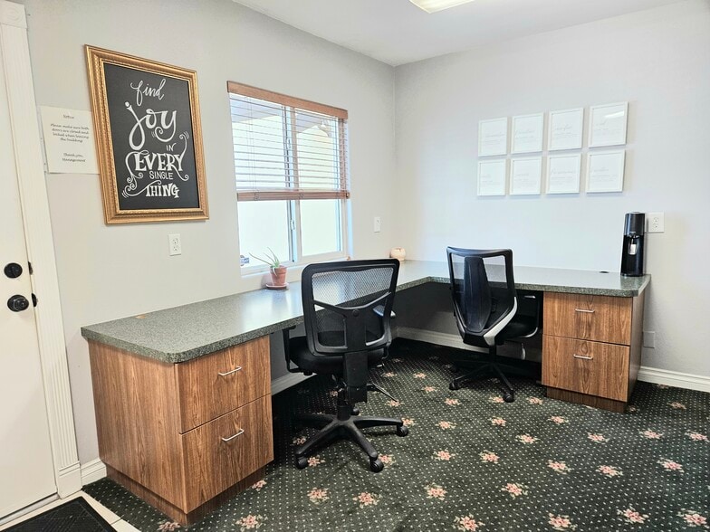More Photos Of 601 W County Line Rd, Calimesa Office For Lease