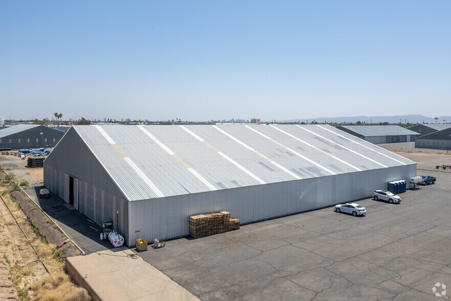 More Photos Of 5220 N 51st Ave, Glendale Warehouse For Lease