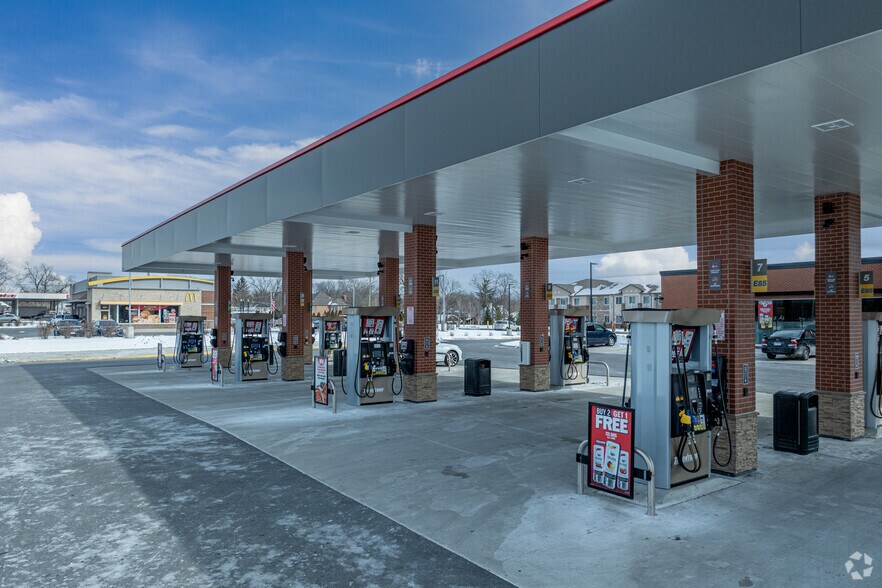 More Photos Of 9115 Kingery Highway, Burr Ridge Convenience Store For Sale
