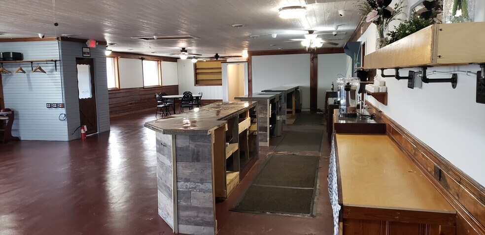 More Photos Of 1400 Stratford Rd, Delaware Freestanding For Sale