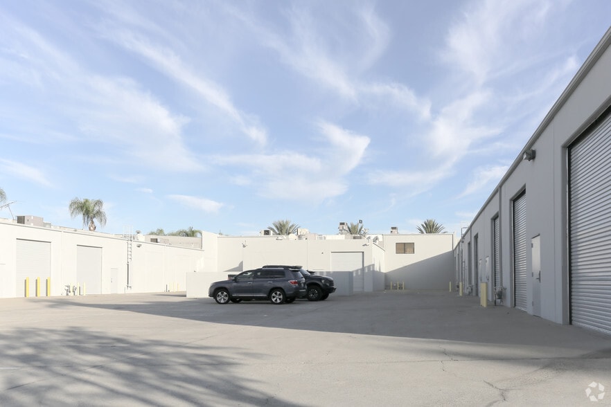 More Photos Of 1008-1028 N Tustin Ave, Anaheim Unknown For Lease