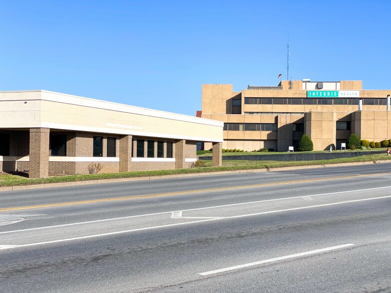 Primary Photo Of 609 Virginia Ave, Ponca City Healthcare For Lease