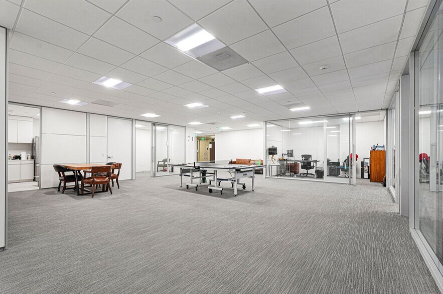 More Photos Of 1 SE 3rd Ave, Miami Office For Lease