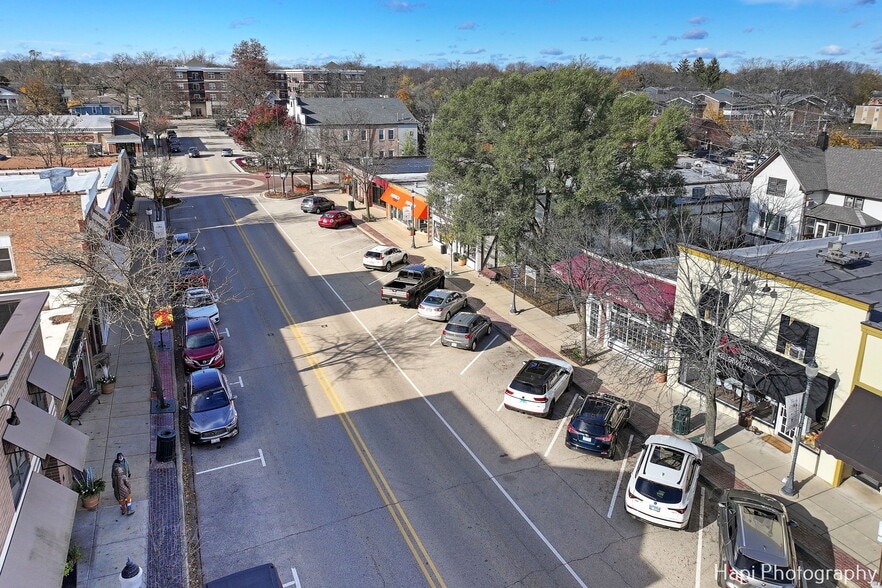 More Photos Of 132 Center St, Grayslake Storefront For Sale