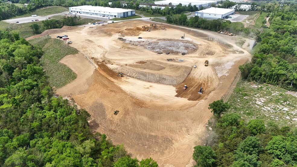 More Photos Of 900 Airpark Commerce Dr, Nashville Unknown For Lease