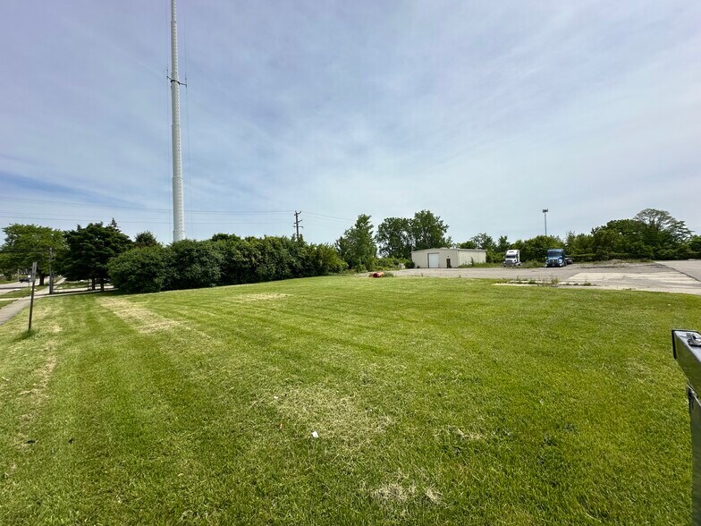 More Photos Of 5836 Hubbard, Garden City Warehouse For Sale