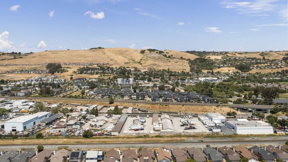 More Photos Of 29480 Pacific St, Hayward Self Storage For Sale