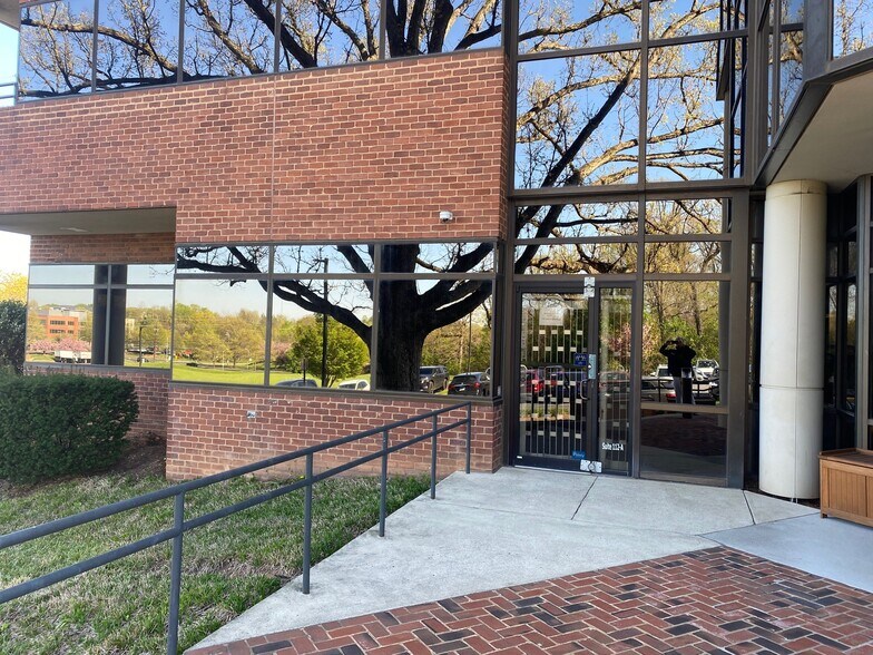 More Photos Of 12800 Middlebrook Rd, Germantown Medical For Sale