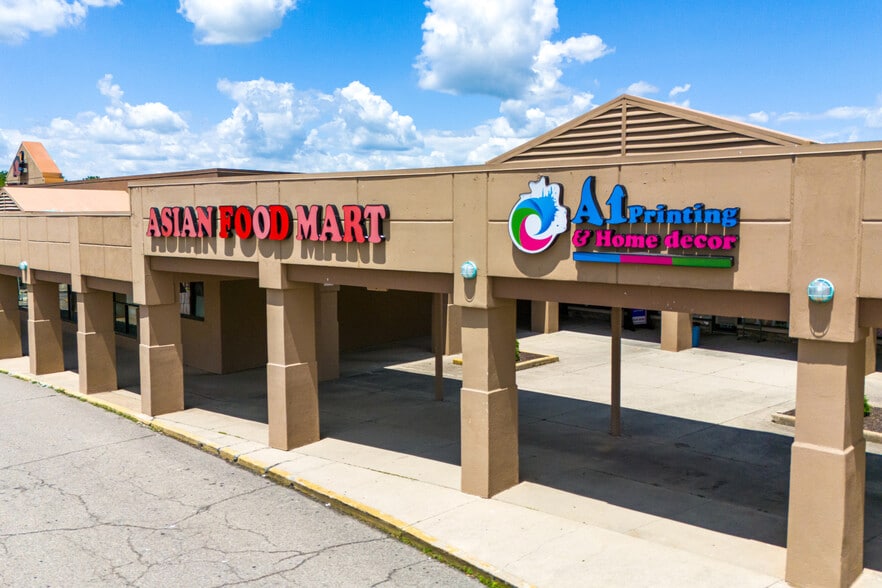 More Photos Of 1102-1192 W Kemper Rd, Cincinnati Unknown For Lease