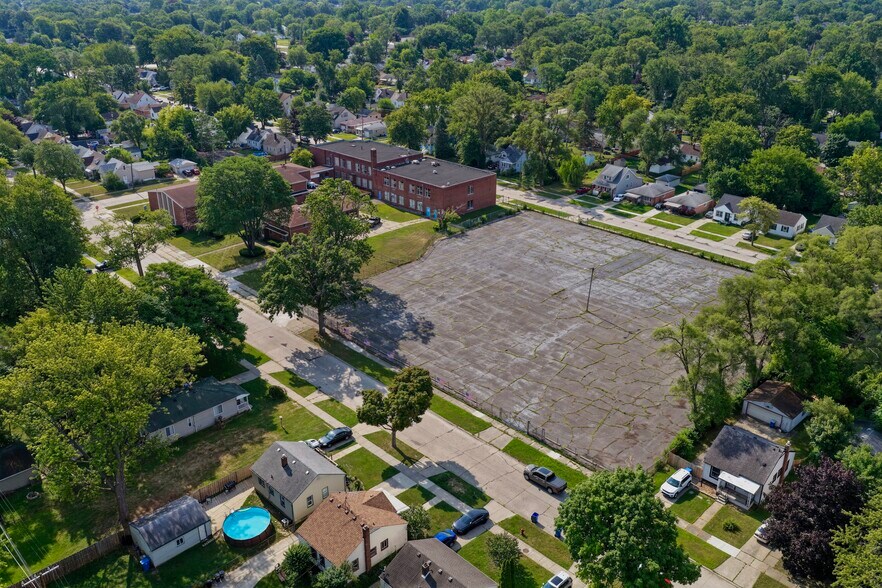 More Photos Of 26123 McDonald St, Dearborn Heights Religious Facility For Lease