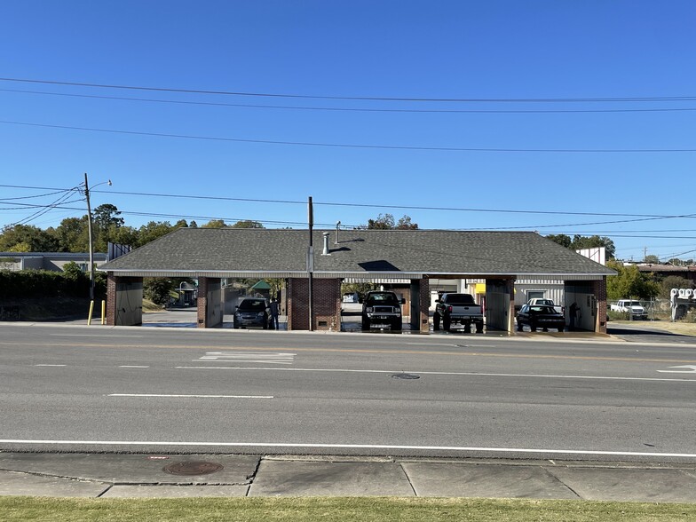 Primary Photo Of 401 3rd St SW, Cullman Carwash For Sale