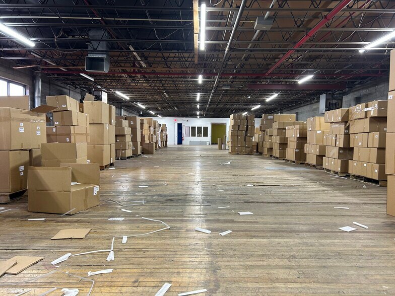 More Photos Of 10 Dell Glen Ave, Lodi Manufacturing For Lease