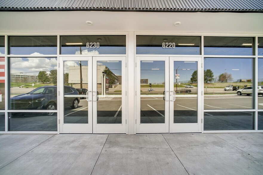 More Photos Of 6200 Leetsdale Dr, Denver Storefront For Lease