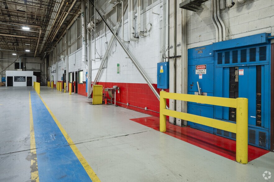 More Photos Of 90 Christ School Rd, Arden Distribution For Lease