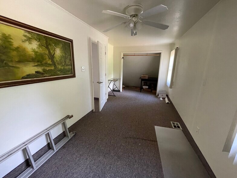 More Photos Of 5205 County Road 171, Wildwood Office For Sale