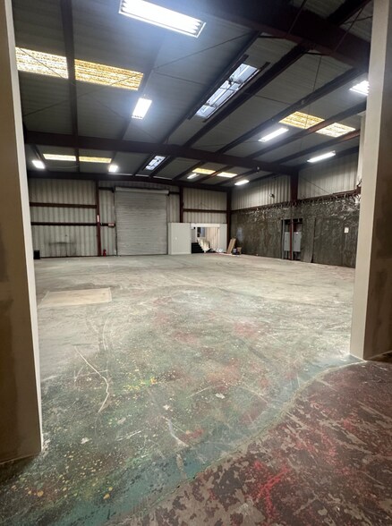 More Photos Of 11420 N Woodside Ave, Santee Warehouse For Lease