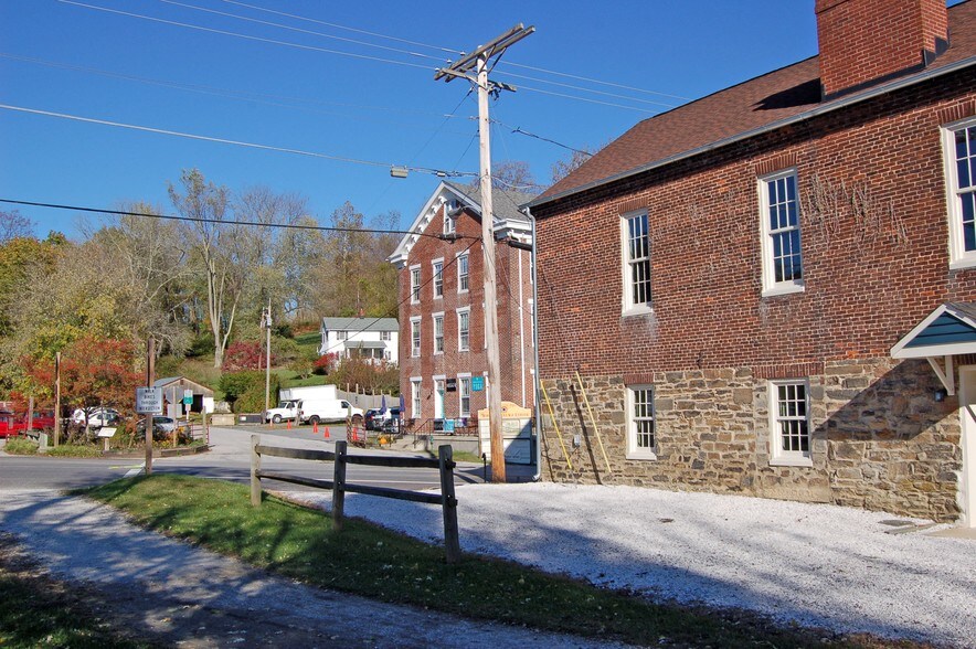 More Photos Of 1901 Monkton Rd, Monkton Storefront Retail Office For Sale