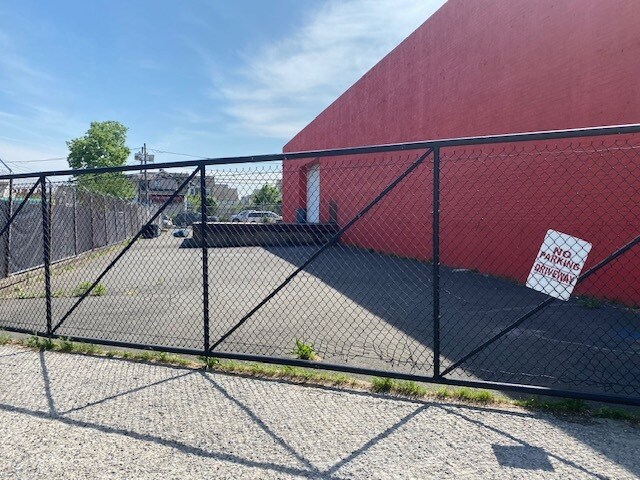 More Photos Of 860 Market St, Paterson Service For Lease