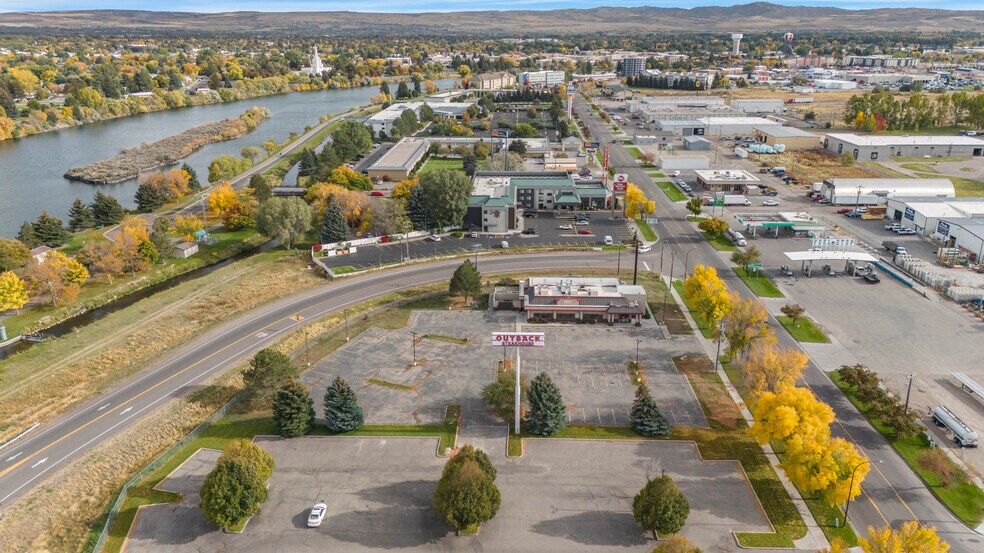 More Photos Of 950 Lindsay Blvd, Idaho Falls Restaurant For Lease