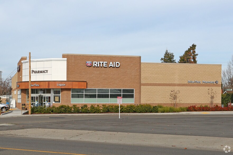 More Photos Of 1710 California St, Escalon Drugstore For Lease