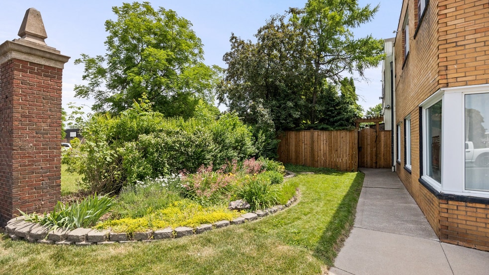 More Photos Of 4165 Tecumseh Rd E, Windsor General Retail For Sale