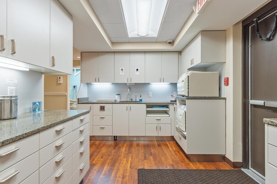 More Photos Of 200 Lincoln St, Worcester Medical For Sale