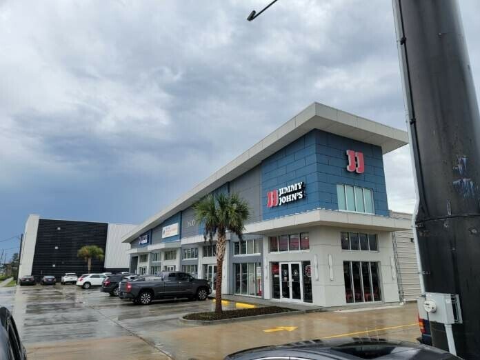 More Photos Of 2600 Airline Dr, Metairie Freestanding For Lease