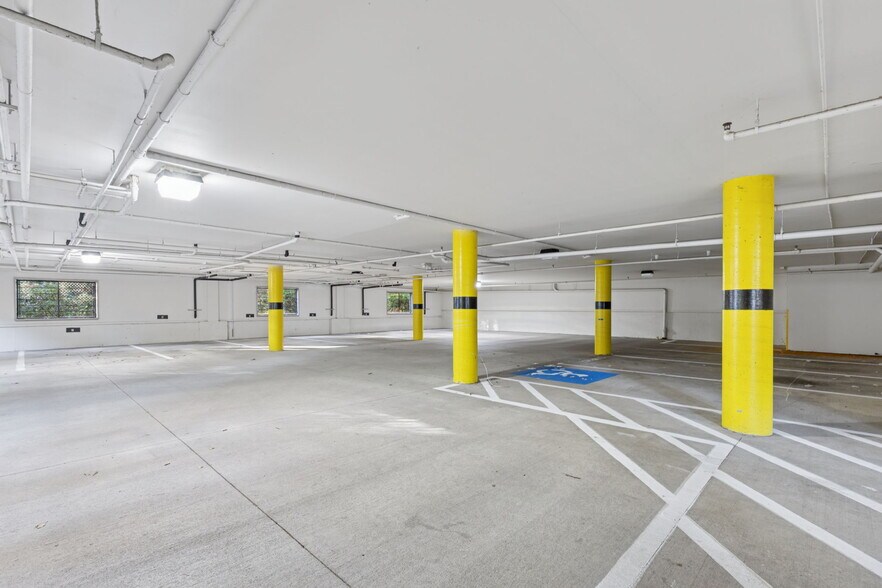 More Photos Of 16504 9th Ave SE, Mill Creek Office For Sale