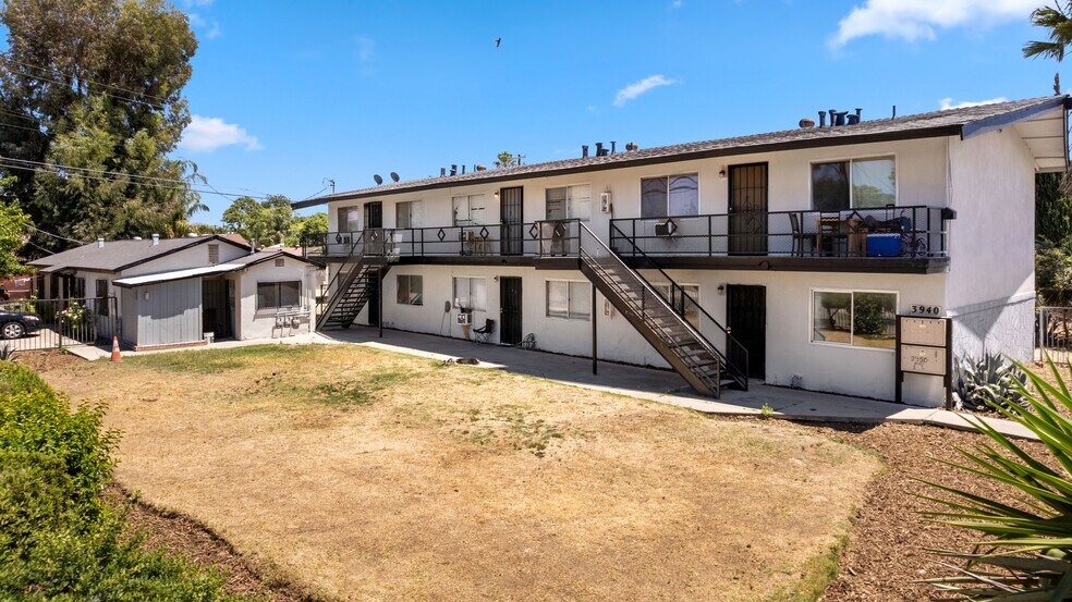 More Photos Of 3940 E Burns Ave, Fresno Apartments For Sale
