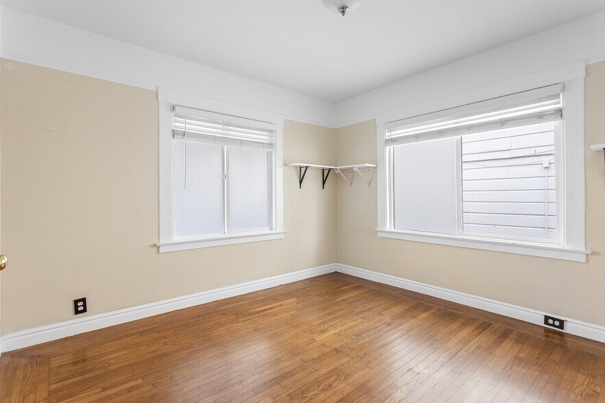 More Photos Of 3031 Chestnut St, Oakland Multifamily For Sale