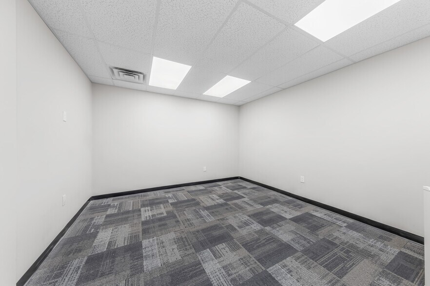 More Photos Of 212 Gateway Blvd, Westville Office Residential For Sale