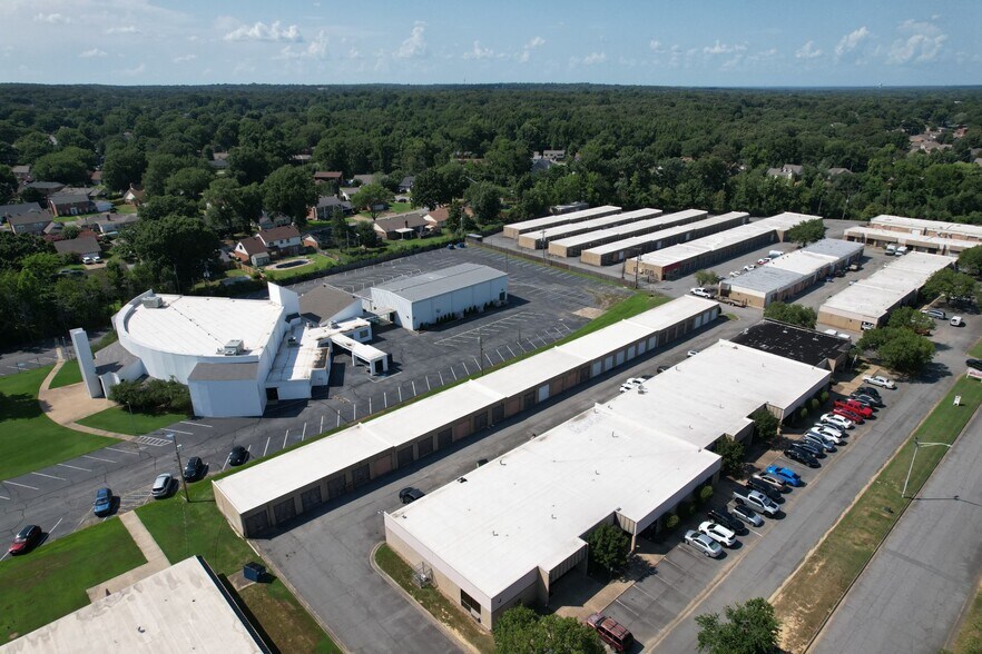More Photos Of 5301 Mcclanahan Dr, North Little Rock Self Storage For Sale