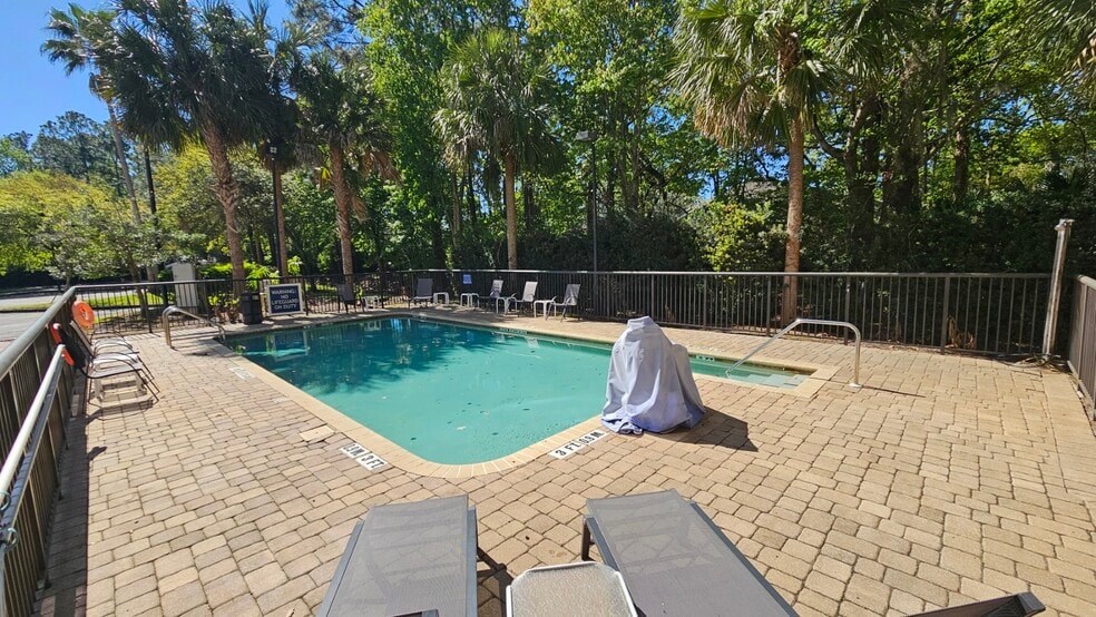 More Photos Of 8520 Baymeadows Rd, Jacksonville Hotel For Sale