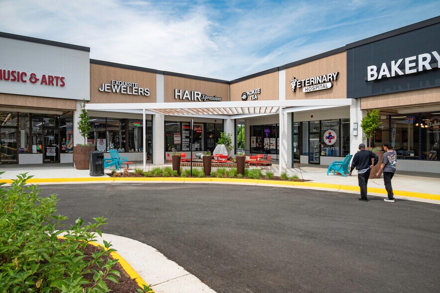 More Photos Of 9521-9581 Braddock Rd, Fairfax Storefront For Lease