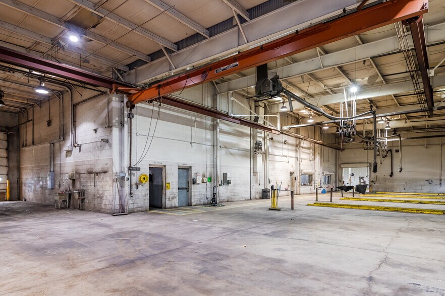 More Photos Of 106 Restoration Park Dr, Medway Service For Lease