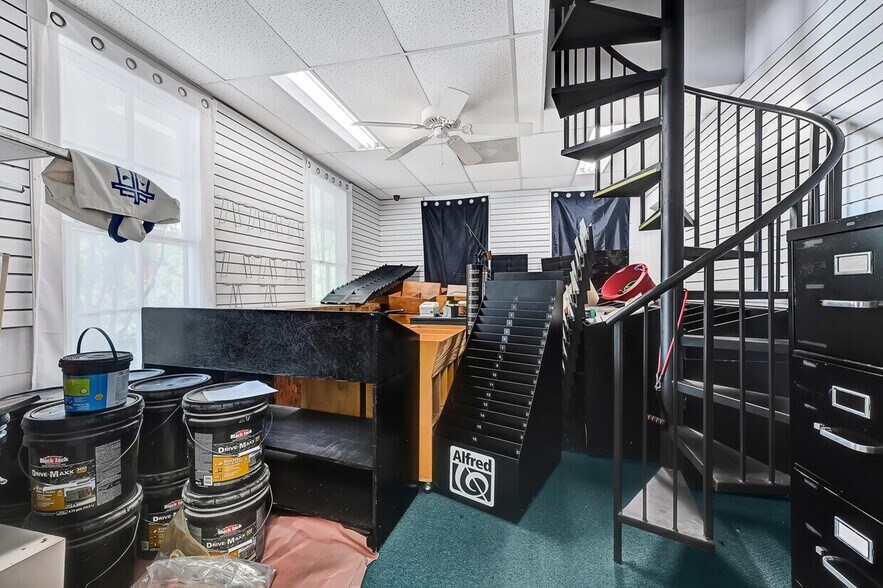More Photos Of 17934 Kuykendahl Rd, Spring Storefront For Sale