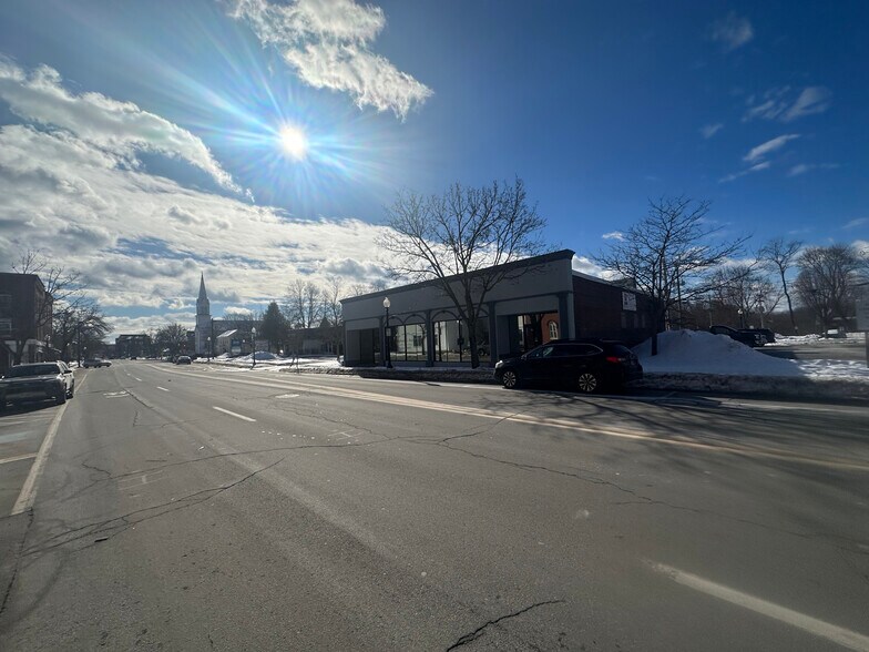 More Photos Of 21 Main St, Rochester Storefront Retail Residential For Lease