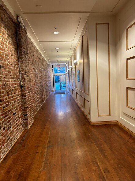 More Photos Of 613 Front St, New Westminster Office For Lease