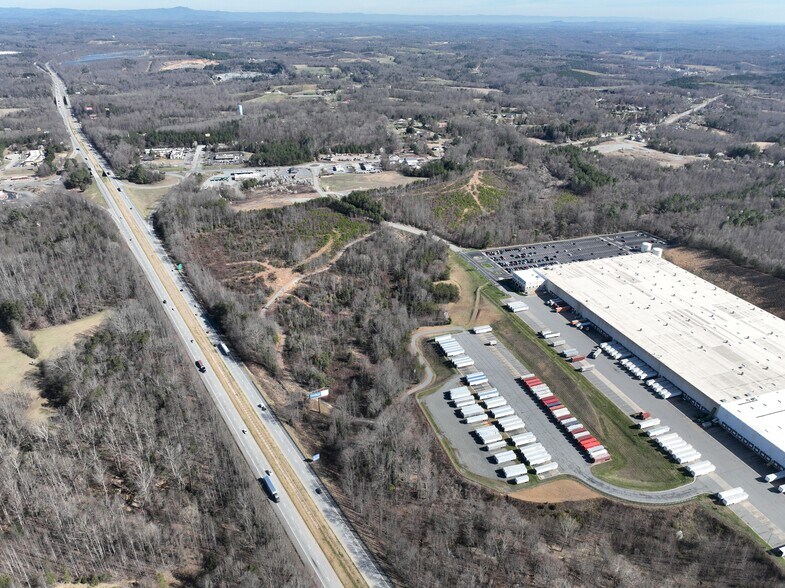 More Photos Of 1000 PVH Quality Way, Jonesville Distribution For Sale