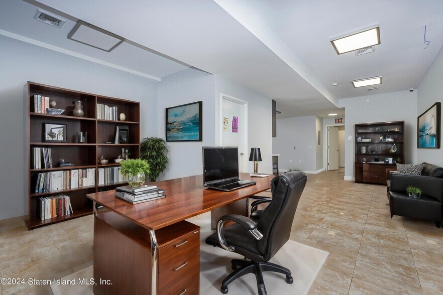 More Photos Of 144 Mcclean Ave, Staten Island Office For Lease